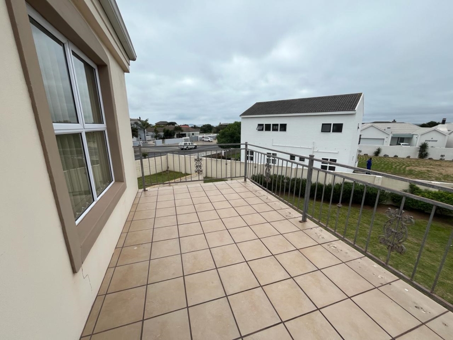 To Let 3 Bedroom Property for Rent in Country Club Western Cape